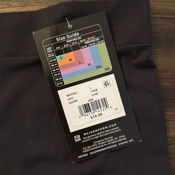 Maidenform Basically Sexy Black Seamless Smoothing Shorts Large NWT - Picture 8 of 11